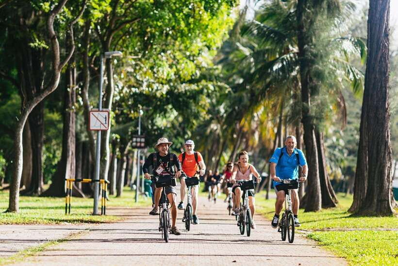 Singapore: Lion City Highlights Bike Tour - Meeting Point and Getting Ready at Nicoll Highway MRT