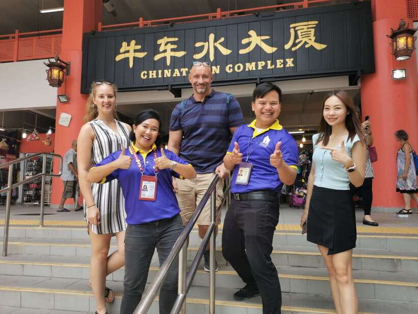 Singapore: Local Hawker Food Tour with Tastings - Hong Lim Market & Food Centre: The First Big Bite of the Day
