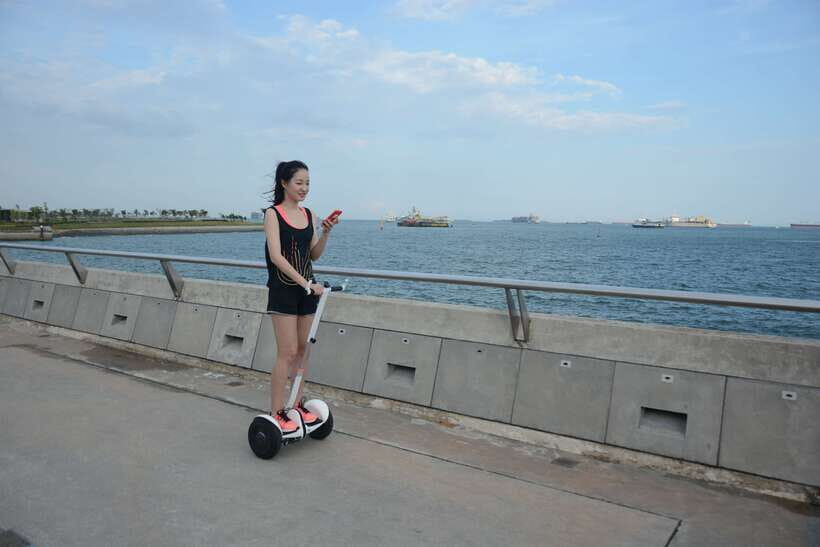 Singapore: Marina Bay Mini Segway Tour - Marina Barrage and The Esplanade: dam views with a bay breeze