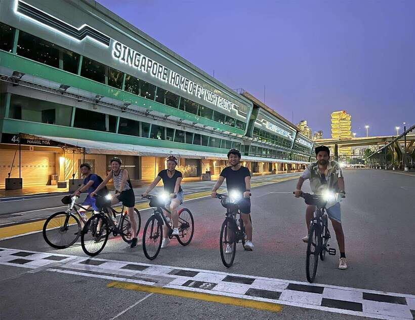 Singapore: Marina Bay Night Tour by Bicycle - Entering Marina Bay after dark: why the lights matter