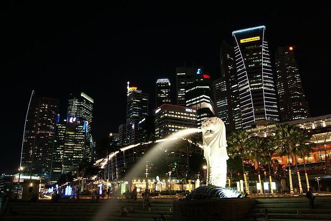 Singapore Nightlife: Street Food, Night Views and Drinks - Stop 4: Cavenagh Bridge Views and Boat Quay Origins