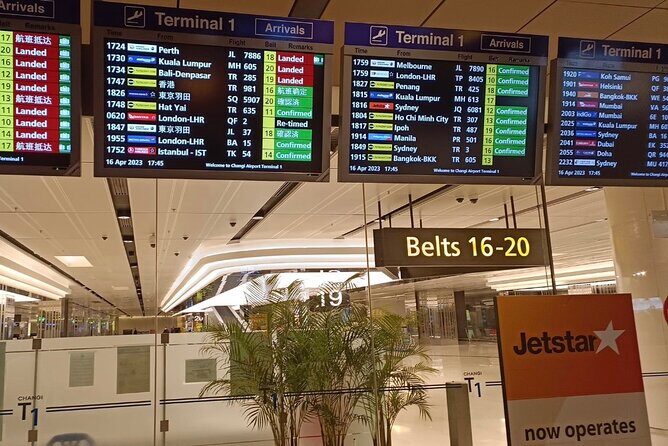 Singapore: Private Airport/Seaport Meet&Greet → Downtown/Sentosa - From airport or cruise port to your hotel: how the 30–45 minutes really feels