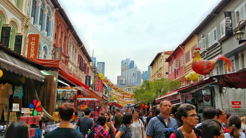 Singapore: Private Flexible Tour with a Licensed Local Guide - Chinatown and Little India: where the day’s stories start