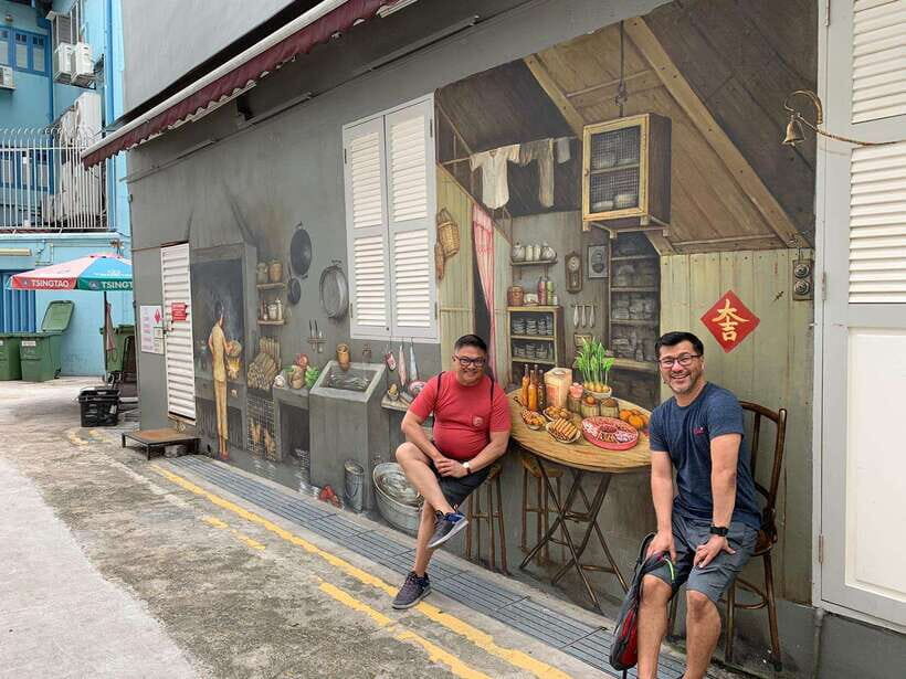 Singapore: Private Food & Heritage Walking Tour - What to bring for Singapore weather and a full walking day