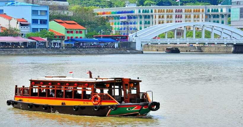 Singapore: Private Full-Day Island Tour - Chinatown Lunch Break: Local Market Energy, Your Choice of Where to Eat