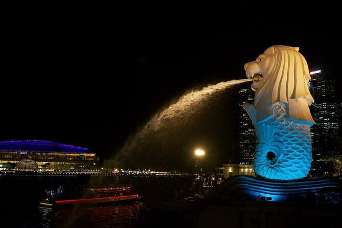 Singapore Private Night Cycling with Dinner - Merlion Park and Singapore Flyer Close-Up: Icons, But With a Softer Landing