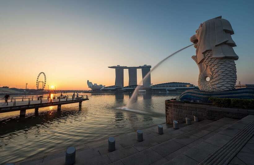 Singapore: Private Walking Tour with a Local - Key highlights at a glance