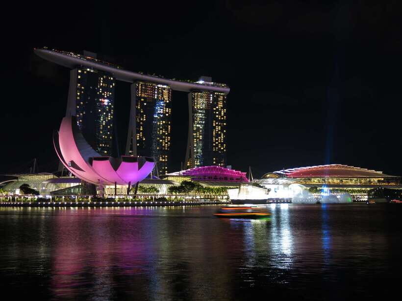 Singapore: Private Walking Tour with a Local - How long should you book: 3 hours for focus, 8 for a full mix