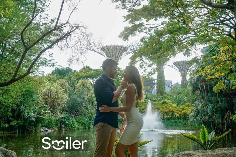Singapore: Professional photoshoot at Gardens by the Bay - Posing and Angles: What a Pro Handles for You