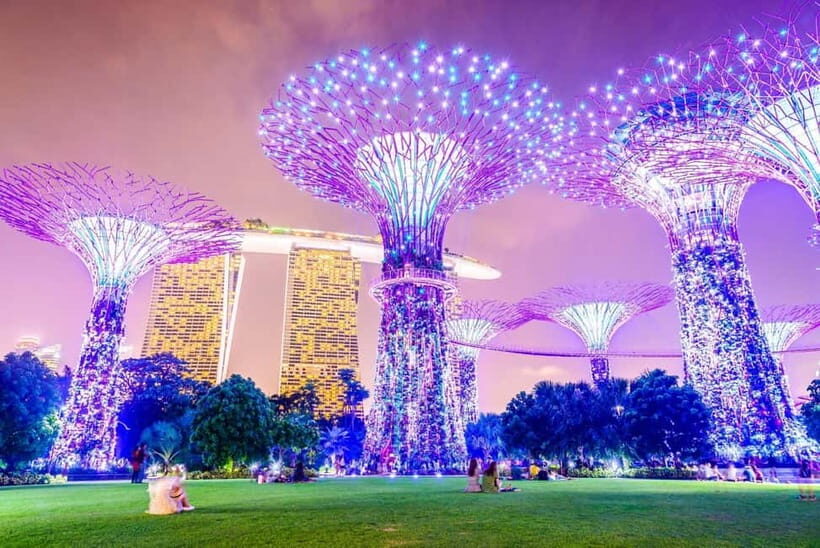 Singapore River Cruise, Garden Rhapsody & Spectra by CYT - Starting at One Fullerton: Your 5:30pm Night Kickoff