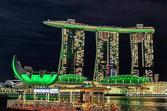 Singapore River Cruise Tour with E-Tickets - Clarke Quay to Marina Bay: What this 40 minutes gets you