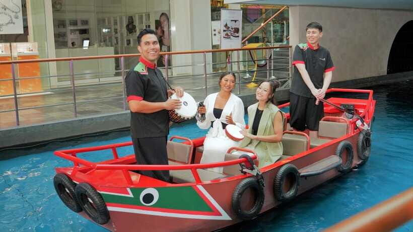 Singapore: Sampan Boat Ride Ticket at the Marina Bay Sands - Digital photos: how to make sure the memento is actually yours