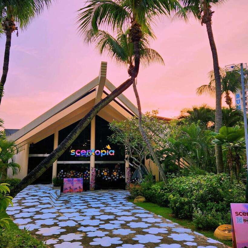 Singapore: Scent Crafting Workshop with Rainforest Orchids - Choosing 10 smells from 120 across 5 themed rooms