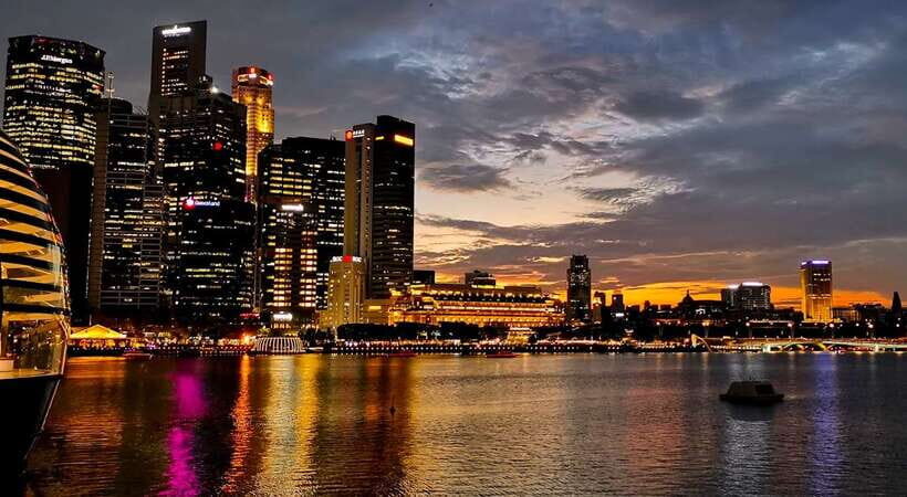 Singapore: Sunset City Tour by Kick Scooter - Civic District and old Singapore buildings: photo stops with real purpose