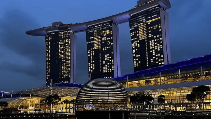 Singapore: Sunset River Cruise and Glittering Light Shows - Marina Bay Sands Spectra: lasers, water, and a short but intense show