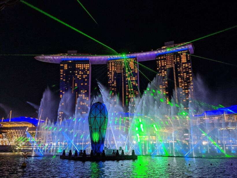 Singapore Twilights with River Cruise & Light Shows - Clarke Quay to Merlion Park: the 30-minute river cruise that sets the tone