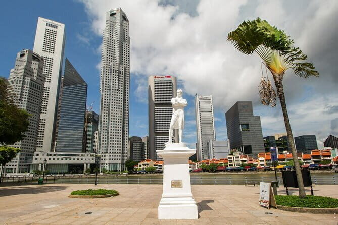 Singapore's Marina Bay Wonders and Heritage Tales, Chinatown - Merlion Park: the quick, iconic shoreline photo (Stop 3)