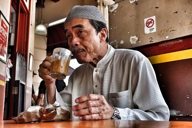 Small-Group Food Tour With Hawker Center: Eat Like A Local - Kampong Gelam: Sultan’s Mosque area plus Malay/Arabic/Indonesian flavors
