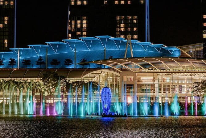 (Small Group) Night Wonders of Singapore: Cruise & Light Shows - The Marina Bay photo stops: building toward Spectra