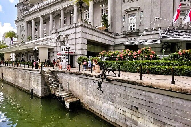 Splendour of Colonial Singapore Walking Tour with Lunch - Arts House and Victoria Theatre: older foundations, upgraded civic identity