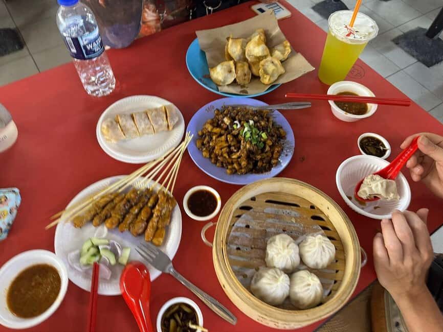 Tasting Trails: Chinatown OR with Kampong Glam, Little India - Kampong Glam add-on: Haji Lane, Muscat Street, and Sultan Mosque