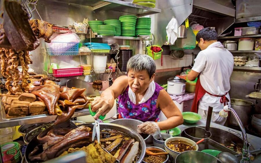 Tasting Trails: Chinatown OR with Kampong Glam, Little India - Buddha Tooth Relic Temple and Chinatown Complex: culture between bites