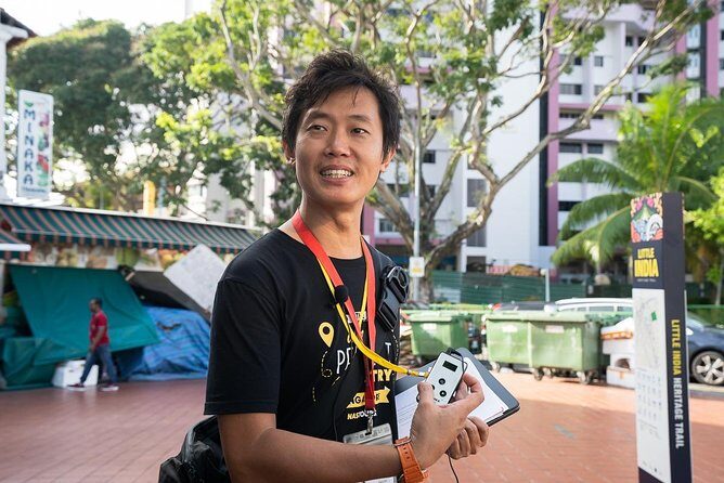 The Race & Religion Tour - Stop 3: Waterloo Street and Singapore’s Harmony Street Energy (45 Minutes)
