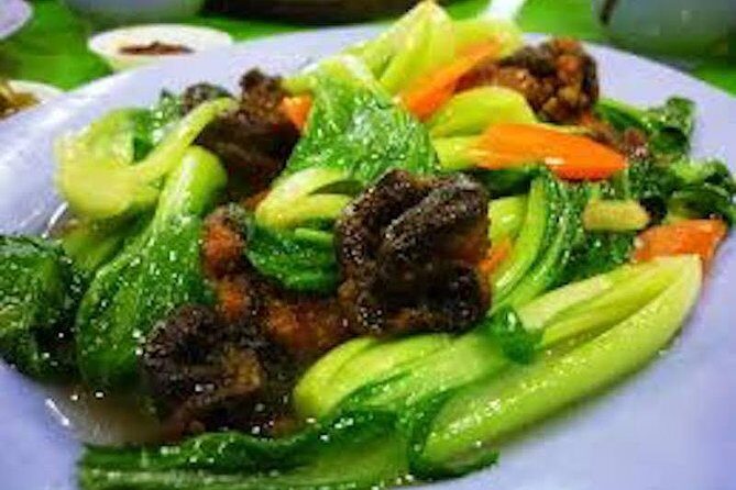 Vegetarian Culinary Adventure in Singapore - Where the tour starts at Tekka Centre and how the morning flows